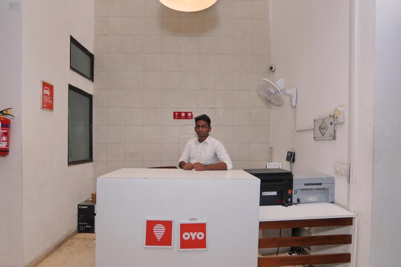 Oyo Flagship 591 Safdarjung Enclave Aparthotel Nueva Delhi Exterior foto